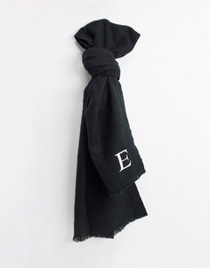 Черный шарф с инициалом "E" ASOS DESIGN