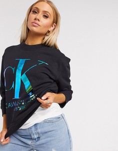 Черный свитшот с большим логотипом Calvin Klein