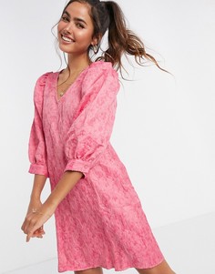 Розовое свободное фактурное платье мини с пышными рукавами Vero Moda-Розовый