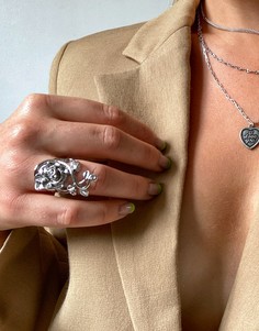 Серебристое кольцо с массивной отделкой в виде розы Topshop-Серебряный