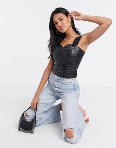 Черный топ из искусственной кожи с отделкой под крокодила и пряжкой Missguided