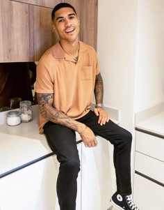 Светло-коричневое фактурное поло ASOS DESIGN-Светло-коричневый