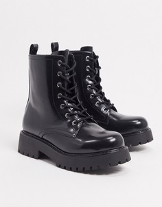 Черные ботинки из искусственной кожи на массивной подошве со шнуровкой Monki-Черный