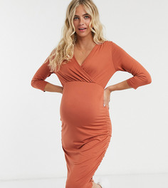 Оранжевое платье с запахом и сборками Mamalicious Maternity-Коричневый Mama.Licious