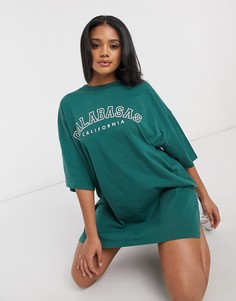 Шалфейно-зеленое платье-футболка с логотипом ASOS DESIGN-Зеленый