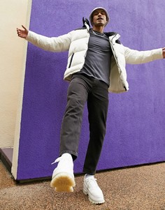 Светло-бежевый пуховик со вставкой в стиле колор блок ASOS Unrvlld Supply-Кремовый