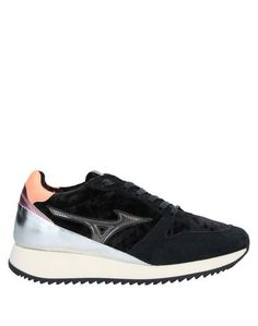 Низкие кеды и кроссовки Mizuno
