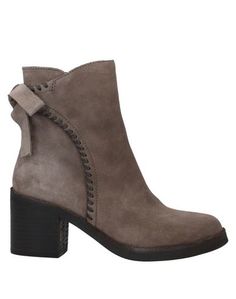 Полусапоги и высокие ботинки UGG Australia