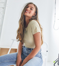 Светло-бежевая футболка из органического хлопка с круглым вырезом ASOS DESIGN Petite-Светло-бежевый