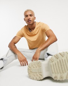 Бежевая футболка с отворотами на рукавах ASOS DESIGN-Бежевый