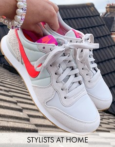Розовые кроссовки Nike Internationalist-Розовый