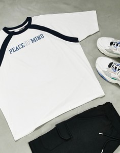Футболка в стиле oversized из органического хлопка с надписью на груди и рукавами реглан ASOS DESIGN-Белый