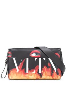 Valentino Garavani клатч с логотипом VLTN из коллаборации с Emilio Villalba