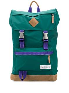 Eastpak рюкзак с пряжками и нашивкой-логотипом