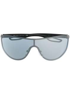 Prada Eyewear солнцезащитные очки в массивной оправе