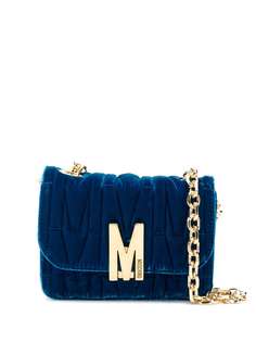 Moschino стеганая сумка на плечо с монограммой