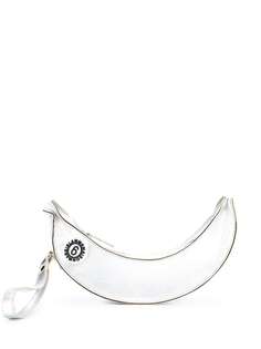 MM6 Maison Margiela клатч в форме банана с эффектом металлик