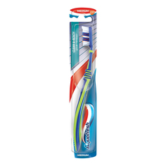 Зубная щетка Aquafresh Clean and Reach