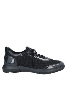 Низкие кеды и кроссовки Geox