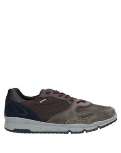 Низкие кеды и кроссовки Geox
