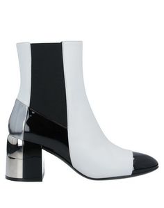 Полусапоги и высокие ботинки Casadei