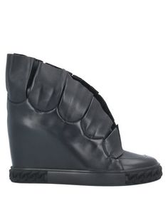 Полусапоги и высокие ботинки Casadei