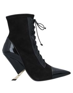 Полусапоги и высокие ботинки Casadei