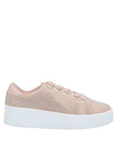 Низкие кеды и кроссовки Guess