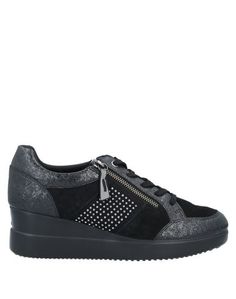 Низкие кеды и кроссовки Geox