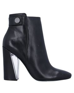 Полусапоги и высокие ботинки Guess