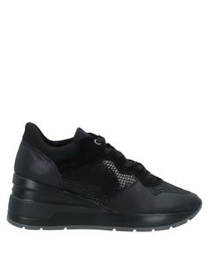 Низкие кеды и кроссовки Geox