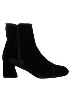 Полусапоги и высокие ботинки Stuart Weitzman