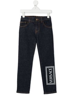Young Versace джинсы кроя слим с логотипом