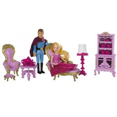 Мини-принцесса с принцем Simba в гостиной