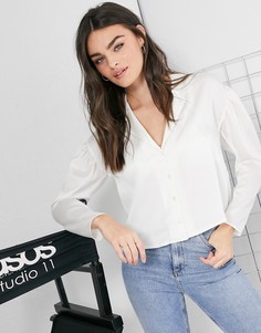Атласная рубашка кремового цвета с объемными рукавами ASOS DESIGN-Кремовый