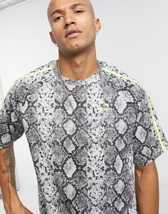 Свободная футболка со змеиным принтом и логотипом Puma-Мульти