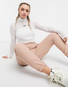 Белый лонгслив с логотипом Reebok