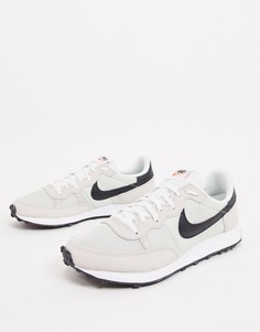 Светло-серые кроссовки Nike Challenger OG-Серый
