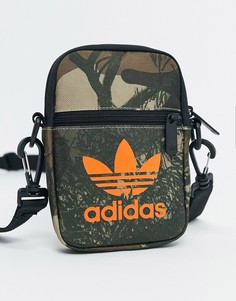 Сумка для полетов с камуфляжным принтом adidas Originals-Зеленый