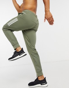 Джоггеры цвета хаки с тремя полосками adidas Training-Зеленый