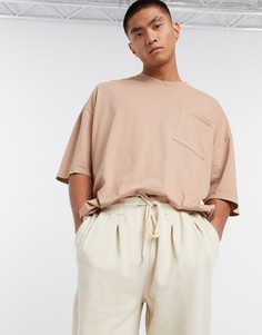 Свободная футболка оверсайз с карманом в цвете выбеленный бежевый ASOS DESIGN