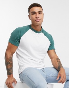 Белая футболка с зелеными рукавами реглан ASOS DESIGN-Мульти
