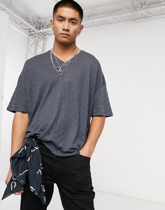 Супердлинная серая oversized-футболка с закругленными краями ASOS DESIGN-Черный