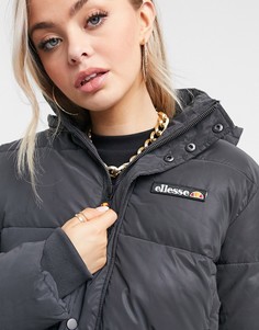 Черный короткий пуховик ellesse