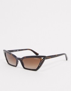 Солнцезащитные очки "кошачий глаз" в черепаховой оправе с заклепками Vogue 0VO5282BM-Коричневый