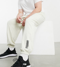 Светло-бежевые oversized-джоггеры Puma plus - эксклюзивно для ASOS-Белый