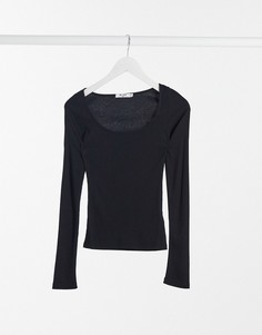 Черный лонгслив в рубчик NA-KD