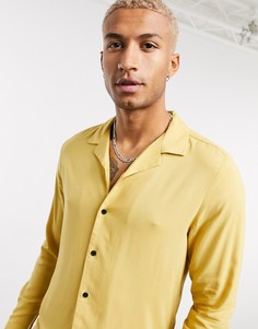 Рубашка классического кроя с отложным воротником горчичного цвета из вискозы ASOS DESIGN-Желтый