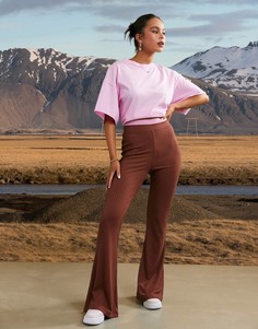 Расклешенные леггинсы в рубчик ASOS 4505-Коричневый