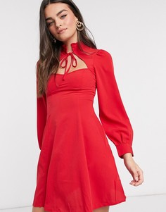 Красное платье с высоким воротником и вырезом в форме сердца ASOS DESIGN-Красный
